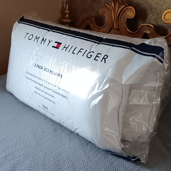 Tommy Hilfiger Bedding Brand New 2 Tommy Hilfiger White King Size